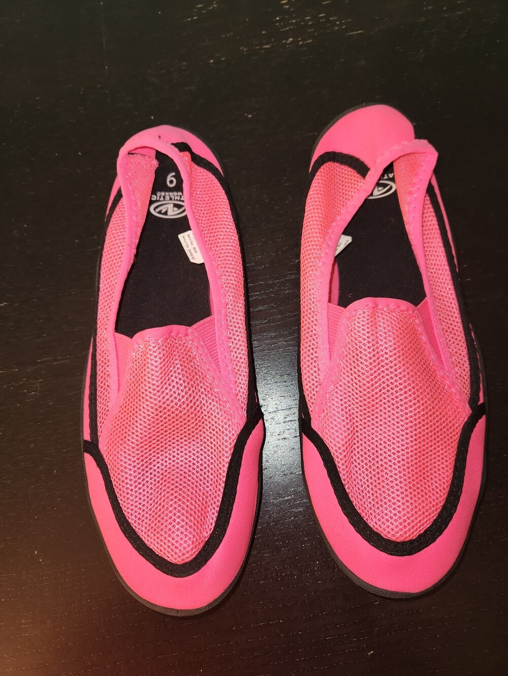 Women’s Slip-On Athletic Water Shoes in Bright Pink